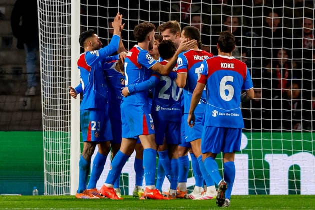 2025-12-09 PSV Eindhoven v Atletico Madrid - UEFA Champions League 2025 26 League Phase MD6 EINDHOVEN, NETHERLANDS - DECEMBER 9: Alexander Sorloth of Atletico Madrid celebrates with teammates after scoring his teams third goal during the UEFA Champions League 2025 26 League Phase MD6 match between PSV Eindhoven and Atletico Madrid at Phillips Stadion on December 9, 2025 in Eindhoven, Netherlands. Eindhoven Phillips Stadion Netherlands Content not available for redistribution in The Netherlands directly or indirectly through any third parties. Copyright: xBenxGalx