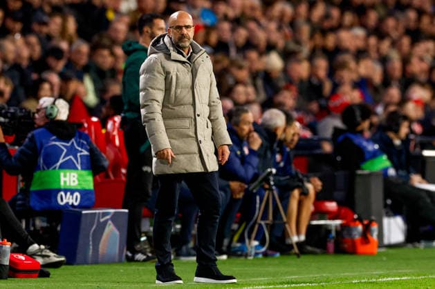 2025-12-09 PSV Eindhoven v Atletico Madrid - UEFA Champions League 2025 26 League Phase MD6 EINDHOVEN, NETHERLANDS - DECEMBER 9: Head Coach Peter Bosz of PSV Eindhoven looks on during the UEFA Champions League 2025 26 League Phase MD6 match between PSV Eindhoven and Atletico Madrid at Phillips Stadion on December 9, 2025 in Eindhoven, Netherlands. Eindhoven Phillips Stadion Netherlands Content not available for redistribution in The Netherlands directly or indirectly through any third parties. Copyright: xBenxGalx