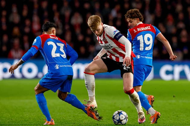 2025-12-09 PSV Eindhoven v Atletico Madrid - UEFA Champions League 2025 26 League Phase MD6 EINDHOVEN, NETHERLANDS - DECEMBER 9: Jerdy Schouten of PSV Eindhoven battles for possession with Nicolas Gonzalez of Atletico Madrid during the UEFA Champions League 2025 26 League Phase MD6 match between PSV Eindhoven and Atletico Madrid at Phillips Stadion on December 9, 2025 in Eindhoven, Netherlands. Eindhoven Phillips Stadion Netherlands Content not available for redistribution in The Netherlands directly or indirectly through any third parties. Copyright: xBenxGalx
