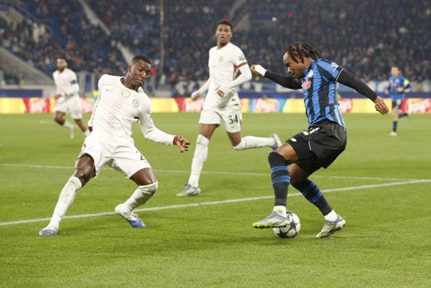 Ademola Lookman of Atalanta BC competes for the ball with Moises Caicedo of Chelsea FC during Atalanta BC vs Chelsea FC, Chanpions League 2025-26 League phase, Matchday 6Â°, game at New Balance Arena in Bergamo (BG), Italy, on Dicember 09, 2025.  Copyright: xDavidexCasentini IPAxSportx xipa-agency.netx xx IPA_68964153 IPA_Agency_IPA68964153