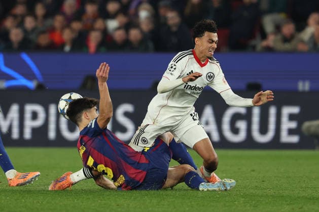 FBL-SPA CL FC Barcelona, Barca - Eintracht Frankfurt Pau Cubarsi (FC Barcelona), Nathaniel Brown (Eintracht Frankfurt) in action during the Champions League phase Matchday 6 football match between FC Barcelona - Eintracht Frankfurt an Camp Nou Barcelona, on December 09, 2025. Copyright: JoaquimxFerreira