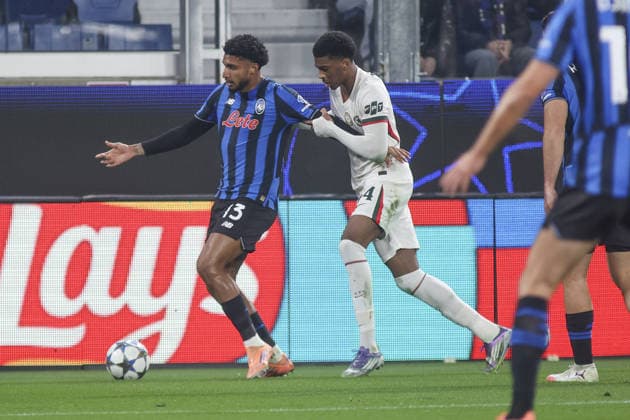 Ederson Jose Dos Santos Lourenco da Silva Ederson of Atalanta BC battle for the ball with Reece James of Chelsea FC during Atalanta BC vs Chelsea FC, Chanpions League 2025-26 League phase, Matchday 6Â°, game at New Balance Arena in Bergamo (BG), Italy, on Dicember 09, 2025.  Copyright: xDavidexCasentini IPAxSportx xipa-agency.netx xx IPA_68964287 IPA_Agency_IPA68964287