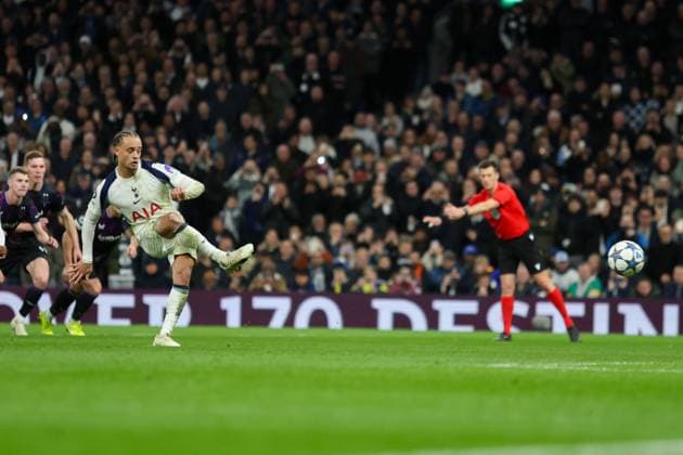 Xavi Simons of Tottenham Hotspur scores his team s third goal of the match from the penalty spot Tottenham Hotspur v SK Slavia Praha, Football, UEFA Champions League 2025 26 League Phase MD6, Tottenham Hotspur Stadium, London, UK, 09 12 25 Editorial use only  Copyright: xAnthonyxHanc Shutterstockx 16066670ak