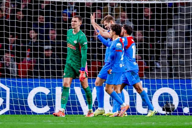 Alexander Sorloth of Atletico Madrid celebrates with teammates after scoring his teams third goal PSV Eindhoven v Atletico de Madrid, UEFA Champions League 2025 26 League Phase MD6, PSV Eindhoven v Atletico de Madrid, PSV Stadion, December 9, 2025, Eindhoven, Netherlands.
