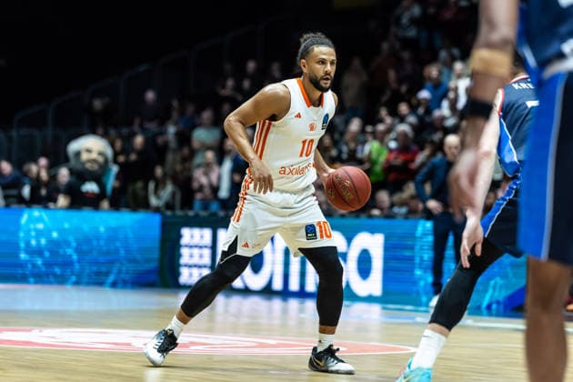 GER, BKT EuroCup, Saison 2025 2026, Niners Chemnitz - Panionios Cosmorama Travel Athens. 09.12.2025, Messe, Chemnitz, GER, BKT EuroCup, Saison 2025 2026, Niners Chemnitz - Panionios Cosmorama Travel Athens. Kaza Kajami-Keane (Niners Chemnitz, 10) Foto Alexander Trienitz Chemnitz Messe Sachsen Deutschland
