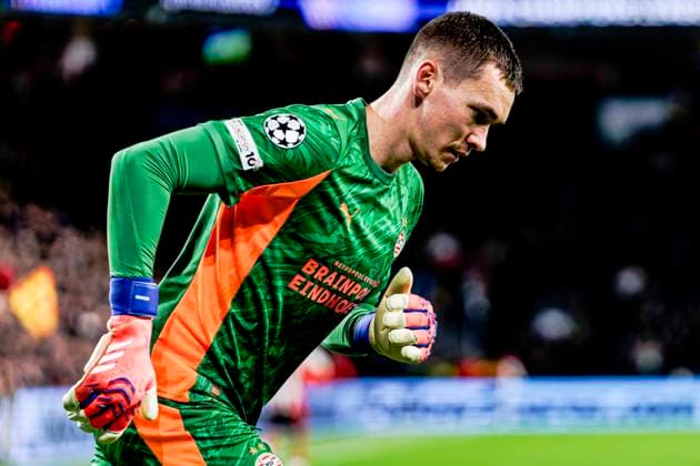 Fußball, CL, PSV Eindhoven - Atletico Madrid Goalkeeper Matej Kovar of PSV Eindhoven looks on PSV Eindhoven v Atletico de Madrid, UEFA Champions League 2025 26 League Phase MD6, PSV Eindhoven v Atletico de Madrid, PSV Stadion, December 9, 2025, Eindhoven, Netherlands.