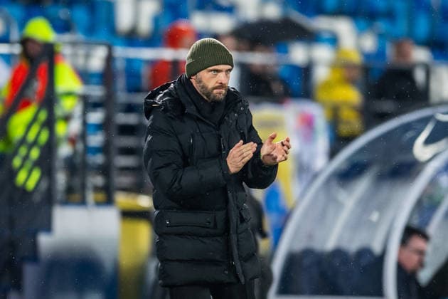 Real Madrid v VfL Wolfsburg, UEFA Women s Champions League, Madrid, Spain MADRID, SPAIN - DECEMBER 09: Head Coach Stephan Lerch of VfL Wolfsburg reacts during the UEFA Women s Champions League 2025 26 match between Real Madrid CF and VfL Wolfsburg at Estadio Alfredo Di Stefano in Madrid. Spain, Madrid, Estadio Alfredo Di Stefano  Copyright: xGonzalesxPhoto LucianoxLimax