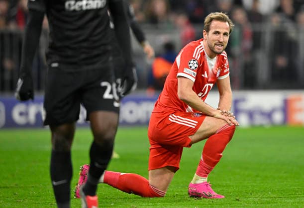 Harry Kane FC Bayern Muenchen FCB (09) Enttaeuschung enttaeuscht nach vergebener Torchance Gestik Geste FC Bayern Muenchen FCB vs Sporting Lissabon SCP Spieltag 6 09.12.2025 DFL REGULATIONS PROHIBIT ANY USE OF PHOTOGRAPHS AS IMAGE SEQUENCES AND OR QUASI-VIDEO FC Bayern Muenchen FCB vs Sporting Lissabon SCPn