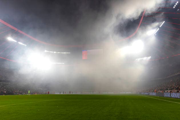 Dortmund, Deutschland 09. Dezember 2025: Champions League - 2025 2026 - FC Bayern München vs. Sporting Lissabon Im Bild: Nebleschwaden Allianz Arena Bayern Copyright: xFotostandx xSchäferx
