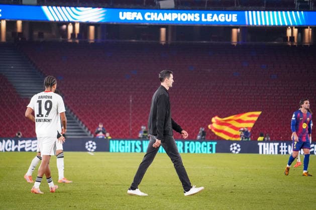 Fussball UEFA Champions League 2025 26, 6. Spieltag - FC Barcelona, Barca vs Eintracht Frankfurt - Camp Nou (Barcelona): Dino Toppmöller Dino Toppmoller (Trainer, Eintracht Frankfurt) Barcelona Provinz Barcelona Spanien Copyright: xJOERANxSTEINSIEKx