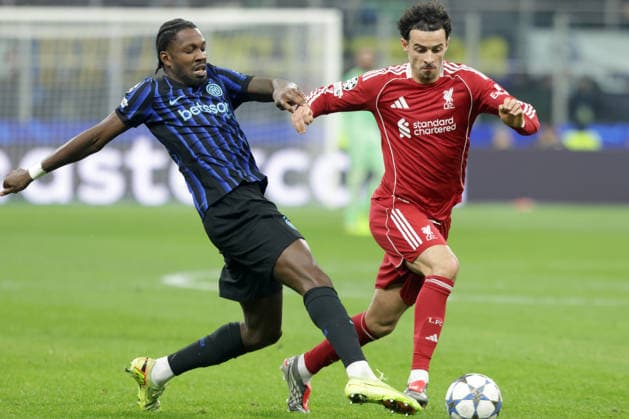 MARCUS THURAM, Inter, CURTIS JONES, Liverpool, Champions League, 2025-26, Inter vs Liverpool 0-1, 09-12-2025, Contrasto, Action CHAMPIONS LEAGUE 2025-26 INTER-LIVERPOOL 0-1