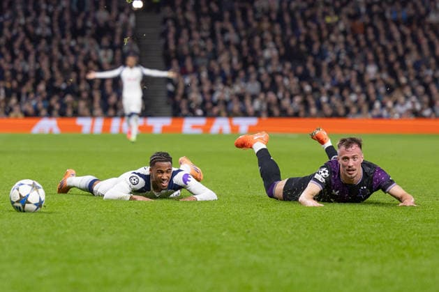 Tottenham Hotspur v Slavia Prague, UEFA Champions League, Football, Tottenham HotspurStadium, London, UK - 09 Dec 2025 Wilson Odobert of Tottenham Hotspur and Tomas Vlcek of Slavia Prague lay on the pitch London Tottenham Hotspur Stadium Tottenham GBR, UK NEWSPAPERS OUT Copyright: xEllixBirchx