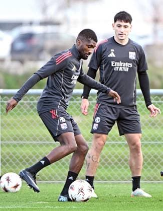 ENTRAINEMENT DE L OL PHOTOPQR LE PROGRES Stéphane GUIOCHON - Décines-Charpieu 10 12 2025 - Match Europa League OL - -GoHeadEagles -A Décines au Groupama Training Center à la veille du match de poule de l Europa League saison 2025 - 2026 OL - Go Ahead Eagles entrainement de l OL ici Clinton Mata et Martin Satriano Lyon at training before its match in Europa League Décines-Charpieu Rhône Rhône-Alpes France  Copyright: xPHOTOPQR LExPROGRES MAXPPPxStéphanexGUIOCHONx 20251210LPL5926 20251210LPL5926