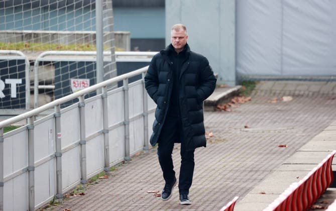 10.12.25 VfB Stuttgart Training Deutschland, Stuttgart, 10.12.2025, Fussball, Bundesliga, Saison 2025 2026, VfB Stuttgart Training: Fabian Wohlgemuth (Vorstand .