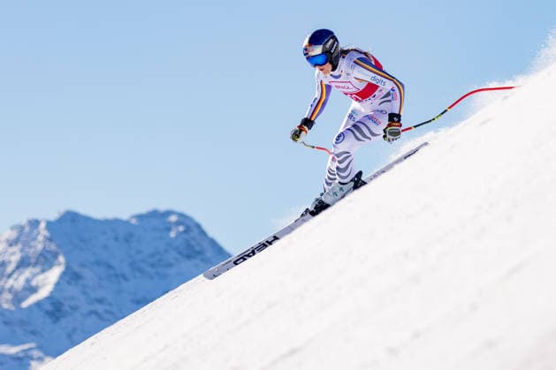 ALPINE SKIING - FIS WC St. Moritz SANKT MORITZ,SWITZERLAND,10.DEC.25 - ALPINE SKIING - FIS World Cup, downhill, training, ladies. Image shows Emma Aicher (GER).  GEPAxpictures xMathiasxMandl