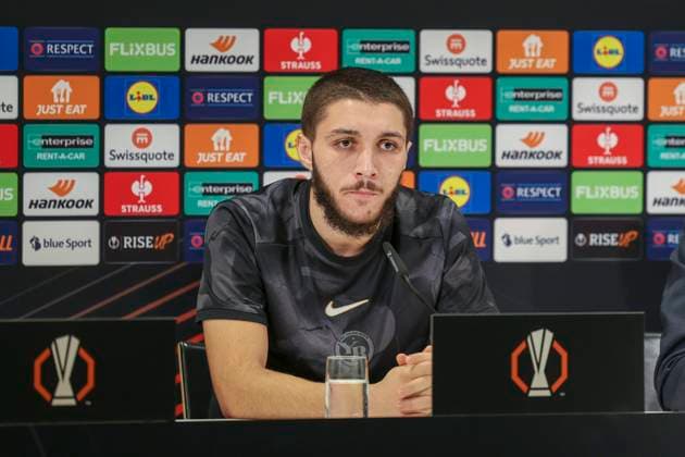 Conference de Jaouen Hadjam - PHOTOPQR VOIX DU NORD Thierry Thorel ; 10 12 2025 ; Berne , le 10 decembre 2025 - L international algerien qui evolue au poste d arrière gauche au BSC Young Boys en conference de presse avant la rencontre le LOSC en Europa League - Photo : Thierry Thorel La Voix du Nord press conference, PK, Pressekonferenz in Berne on December 10, 2025 Berne-Mitteland France  Copyright: xPHOTOPQR VOIXxDUxNORD MAXPPPxThierryxThorelx 20251210VDN6368 20251210VDN6368