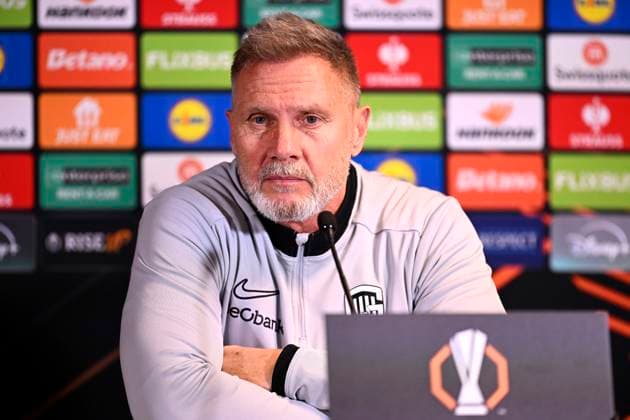 Midtjylland v KRC Genk - UEFA Europa League Media Activities 10 12 2025 MIDTJYLLAND, DENMARK - DECEMBER 10 : Fink Thorsten head coach of KRC Genk talking to the press during a press conference, PK, Pressekonferenz ahead of the UEFA Europa League 2025 26 League Phase MD6 match between Midtjylland and KRC Genk on December 10, 2025 in Midtjylland, Denmark, 10 12 2025 Midtjylland Denmark  Copyright: xTomasxSiskx