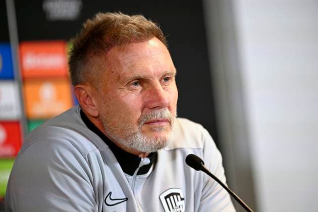 Midtjylland v KRC Genk - UEFA Europa League Media Activities 10 12 2025 MIDTJYLLAND, DENMARK - DECEMBER 10 : Fink Thorsten head coach of KRC Genk talking to the press during a press conference, PK, Pressekonferenz ahead of the UEFA Europa League 2025 26 League Phase MD6 match between Midtjylland and KRC Genk on December 10, 2025 in Midtjylland, Denmark, 10 12 2025 Midtjylland Denmark  Copyright: xTomasxSiskx