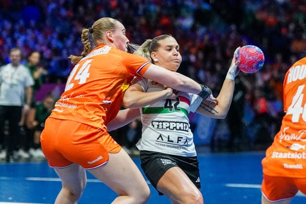 2025-12-10 Netherlands v Hungary - IHF World Women s Handball Championship ROTTERDAM, NETHERLANDS - DECEMBER 10: Romee Maarschalkerweerd of the Netherlands, Katrin Klujber of Hungary during the IHF World Women s Handball Championship match between Netherlands and Hungary at Ahoy on December 10, 2025 in Rotterdam, Netherlands. Rotterdam Ahoy Netherlands Content not available for redistribution in The Netherlands directly or indirectly through any third parties. Copyright: xHenkxSeppenx