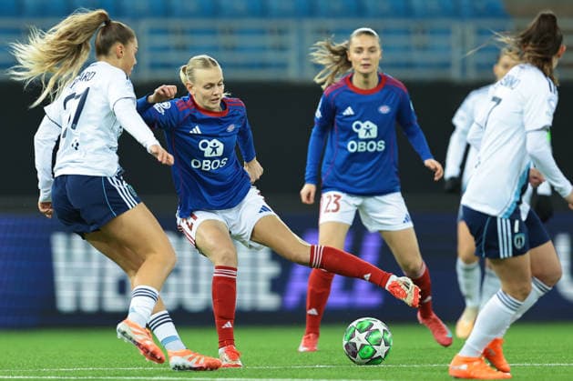 Football, Women s Champions League 2025 2026 Valerenga Paris FC Oslo 20251210 Valerenga s Karina Saevik during the Women s Champions League football match between Valerenga and Paris FC at Intility Arena Photo Thomas Andersen NTB Oslo Norway EDITORIAL USE ONLY RESTRICTED USE FOR BETTING COMPANIES  Copyright: xThomasxAndersenx xNTBx