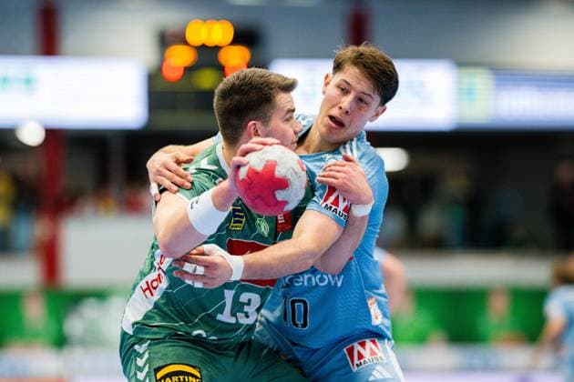 10.12.2025 - Handball, 2025 2026, 1. Bundesliga, 16. Spieltag, GWD Minden - HC Erlangen: (L-R) Ian Weber (Minden), Florian Scheerer (Erlangen)