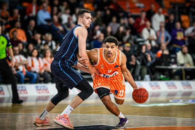 Marko Simonovic (Turk Telekom Ankara) und Mark Smith (ratiopharm ulm) battle for the ball during the Basketball Eurocup match between ratiopharm ulm and Turk Telekom Ankara at ratiopharm Arena on December 10, 2025 in Neu-Ulm, Germany. (Photo by Harry Langer DeFodi Images)