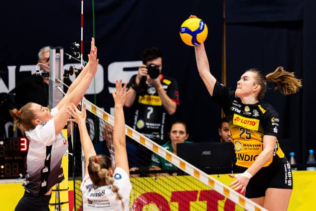 10.12.2025, GER, Volleyball, Frauen, Saison 25 26, ZOI DVV-Pokal, Halbfinale, VfB 91 Suhl Lotto Thueringen - Dresdner SC Monika Brancuska (VfB Suhl Lotto Thueringen) 98527 Suhl Sporthalle Wolfsgrube Thüringen Deutschland