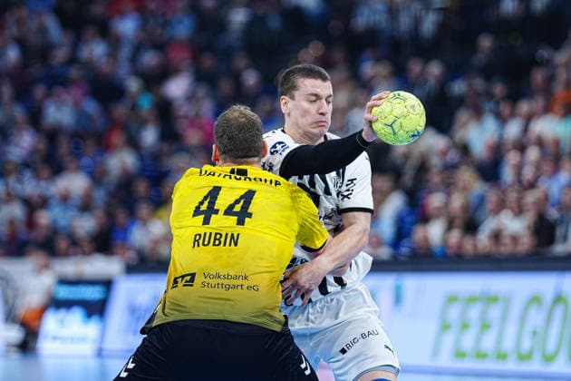 Lenny Rubin (TVB Stuttgart, 44), Elias Ellefsen a Skipagotu (THW Kiel, 71) GER, THW Kiel vs. TVB Stuttgart, Handball, 1. Bundesliga, Spieltag 16, Saison 2025 2026, 10.12.2025 GER, THW Kiel vs. TVB Stuttgart, Handball, 1. Bundesliga, Spieltag 16, Saison 2025 2026, 10.12.2025 Kiel Copyright: xEibner-Pressefoto MarcelxvonxFehrnx EP_MFN