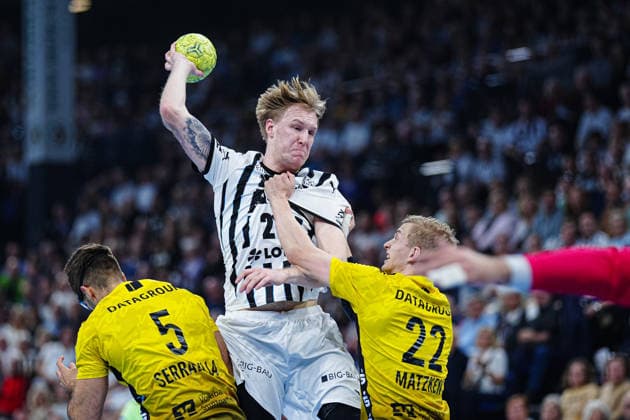 Wurf Tor Eric Johansson (THW Kiel, 21) GER, THW Kiel vs. TVB Stuttgart, Handball, 1. Bundesliga, Spieltag 16, Saison 2025 2026, 10.12.2025 GER, THW Kiel vs. TVB Stuttgart, Handball, 1. Bundesliga, Spieltag 16, Saison 2025 2026, 10.12.2025 Kiel Copyright: xEibner-Pressefoto MarcelxvonxFehrnx EP_MFN