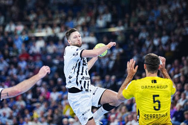 Wurf Tor Harald Reinkind (THW Kiel, 06) GER, THW Kiel vs. TVB Stuttgart, Handball, 1. Bundesliga, Spieltag 16, Saison 2025 2026, 10.12.2025 GER, THW Kiel vs. TVB Stuttgart, Handball, 1. Bundesliga, Spieltag 16, Saison 2025 2026, 10.12.2025 Kiel Copyright: xEibner-Pressefoto MarcelxvonxFehrnx EP_MFN