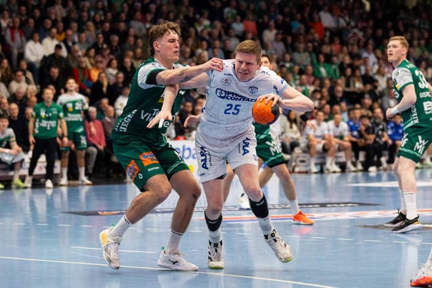 Victor KLOEVE (FRISCH AUF! Goeppingen, 07), Niels VERSTEIJNEN (TBV Lemgo Lippe, 25) GER, FRISCH AUF! Goeppingen vs. TBV Lemgo, Handball, Bundesliga, 16. Spieltag, Spielzeit 2025 2026, 10.12.2025, GER, FRISCH AUF! Goeppingen vs. TBV Lemgo, Handball, Bundesliga, 16. Spieltag, Spielzeit 2025 2026, 10.12.2025, Goeppingen Copyright: xEibnerxPressefoto OliverxSchmidtx EP_OST