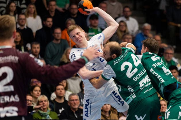 Niels VERSTEIJNEN (TBV Lemgo Lippe, 25) GER, FRISCH AUF! Goeppingen vs. TBV Lemgo, Handball, Bundesliga, 16. Spieltag, Spielzeit 2025 2026, 10.12.2025, GER, FRISCH AUF! Goeppingen vs. TBV Lemgo, Handball, Bundesliga, 16. Spieltag, Spielzeit 2025 2026, 10.12.2025, Goeppingen Copyright: xEibnerxPressefoto OliverxSchmidtx EP_OST