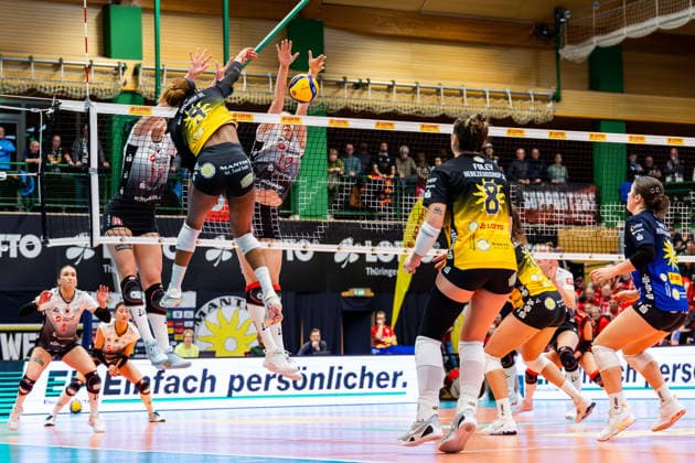 10.12.2025, GER, Volleyball, Frauen, Saison 25 26, ZOI DVV-Pokal, Halbfinale, VfB 91 Suhl Lotto Thueringen - Dresdner SC Sanaa Dotson (VfB Suhl Lotto Thueringen) 98527 Suhl Sporthalle Wolfsgrube Thüringen Deutschland