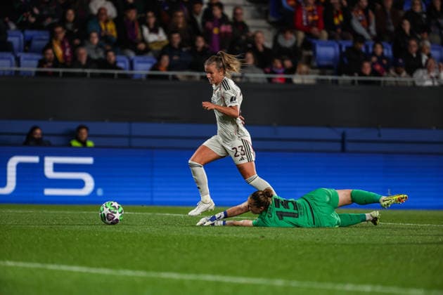 Anna Gasper ( SL Benfica Womens team ) in action during the match between FC Barcelona, Barca Womens team and SL Benfica Womens team, valid for Womens Champions League 2025 2026 at Estadi Johan Cruyff on 10 December 2025. Barcelona Estadi Johan Cruyff Barcelona Portugal Copyright: xIMAGOx xPRIMExSPORTSxIMAGESx xFILIPExOLIVEIRAx