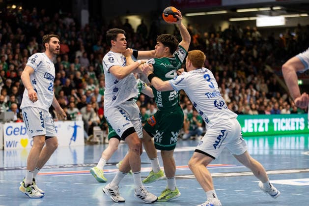 Elias NEWEL (FRISCH AUF! Goeppingen, 40) GER, FRISCH AUF! Goeppingen vs. TBV Lemgo, Handball, Bundesliga, 16. Spieltag, Spielzeit 2025 2026, 10.12.2025, GER, FRISCH AUF! Goeppingen vs. TBV Lemgo, Handball, Bundesliga, 16. Spieltag, Spielzeit 2025 2026, 10.12.2025, Goeppingen Copyright: xEibnerxPressefoto OliverxSchmidtx EP_OST