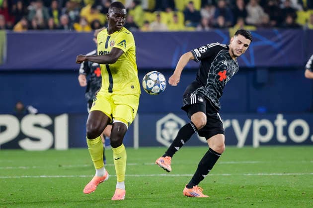 Villarreal CF v F.C. Copenhagen - UEFA Champions League 2025 26 League Phase MD6 Villarreal s Pape Alassane Gueye and Mohamed Elyounoussi of F.C. Copenhagen play during the UEFA Champions League match between Villarreal CF and F.C. Copenhagen at La Ceramica Stadium in Villarreal, Spain, on December 10, 2025. Villarreal Spain  Copyright: xJosexMiguelxFernandezx originalFilename:fernandezdevelascosanz-villarre251210_npRah.jpg