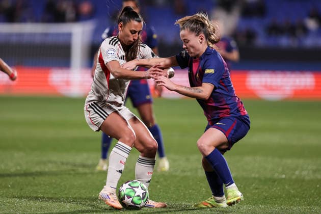 December 10, 2025, Sant Joan Despi, Barcelona, Spain: Claudia Pina Medina of FC Barcelona, Barca and Catarina Amado of Benfica in action during the UEFA WomenÃ¢â‚¬â ¢s Champions League 2025 26 League Phase MD5, football match played between FC Barcelona and SL Benfica at Johan Cruyff Stadium on December 10, 2025 in Sant Joan Despi, Spain. Sant Joan Despi Spain - ZUMAa181 20251210_zaa_a181_040 Copyright: xJavierxBorregox