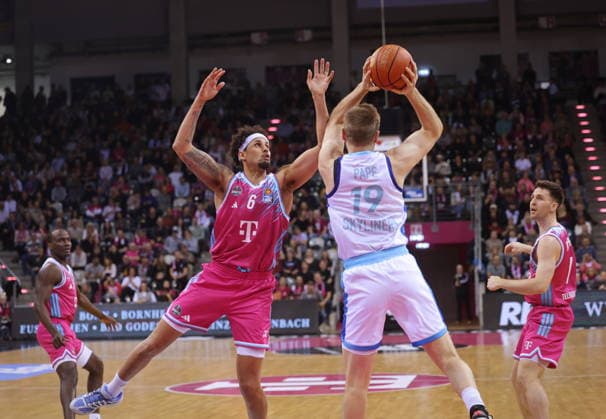 Michael Kessens Telekom Baskets Bonn vs. SKYLINERS Frankfurt 11. Speiltag - Saison 2025 26