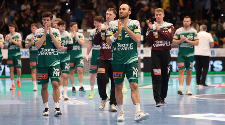 BAU 10.12.2025 Göppingen Handball Frisch Auf! Göppingen vs. TBV Lemgo Lippe, vorn v.l. Rutger ten Velde und Marcel Schiller (Göppingen) enttäuscht
