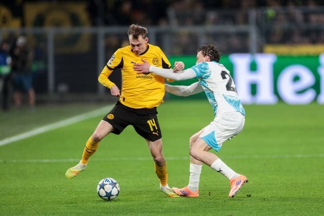 10.12.2025, Fussball, Saison 2025 2026, UEFA Champions League, Spieltag 6, Borussia Dortmund - FK Bodo Glimt, v. l. Maximilian Beier (Borussia Dortmund), Isak Dybvik Määtaä (FK Bodo Glimt), Dortmund Signal Iduna Park NRW Deutschland xRHR-FOTO DEx Copyright: DennisxEwert RHR-FOTOx RHR-FOTO DE