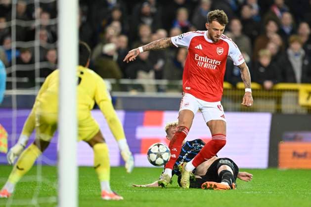 Club Brugge v Arsenal - UEFA Champions League BRUGGE, BELGIUM - DECEMBER 10 : Seys Joaquim defender of Club Brugge and White Ben defender of Arsenal during the UEFA Champions League 2025 26 League Phase MD6 match between Club Brugge and Arsenal on December 10, 2025 in Brugge, Belgium, 10 12 2025 Brugge Belgium  Copyright: xNicoxVereeckenx