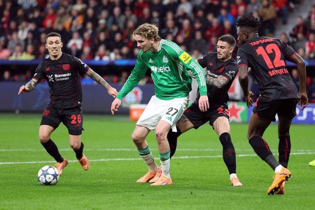 10.12.2025, xrekx, Fussball UEFA Champions League, Bayer 04 Leverkusen - Newcastle United v.l. Alejandro Grimaldo (Bayer 04 Leverkusen) Nick Woltemade (Newcastle United) Aleix Garcia (Bayer 04 Leverkusen) Edmond Tapsoba (Bayer 04 Leverkusen) Zweikampf, Aktion, action, battle for the ball (DFL DFB REGULATIONS PROHIBIT ANY USE OF PHOTOGRAPHS as IMAGE SEQUENCES and or QUASI-VIDEO) Leverkusen
