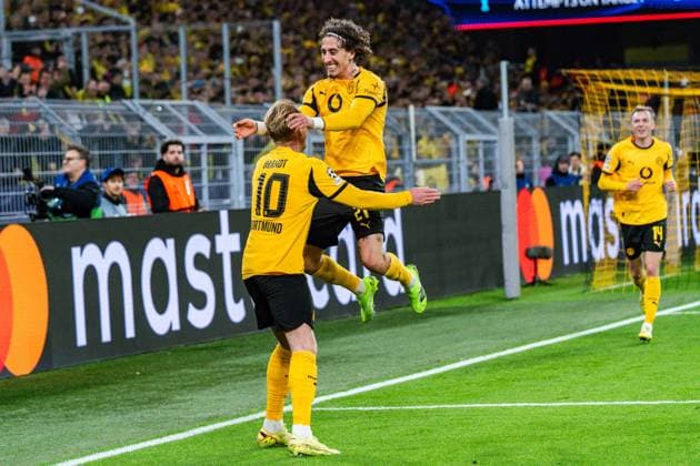 10.12.2025, Borussia Dortmund vs. FK Bodo Glimt, UEFA Champions League, 6.Spieltag Tor zum 1:0 durch Julian Brandt (Borussia Dortmund, 10) hier mit Fabio Silva (Borussia Dortmund, 21) Regulations prohibit any use of photographs as image sequences and or quasi video Copyright: xBahhoxKarax