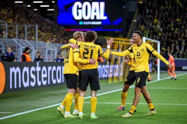 10.12.2025, Fußball, UEFA Champions League, Borussia Dortmund - FK Bodö Glimt, BVB Stadion, 5. Spieltag, Saison 2025 2026: Torjubel nach dem Tor zum 1:0 durch Torschütze Julian Brandt (BVB 10) zusammen mit Fabio Silva (BVB 21) und Felix Nmecha (BVB 08) Regulations prohibit any use of photographs as image sequences and or quasi-video. Nordrhein-Westfalen Deutschland