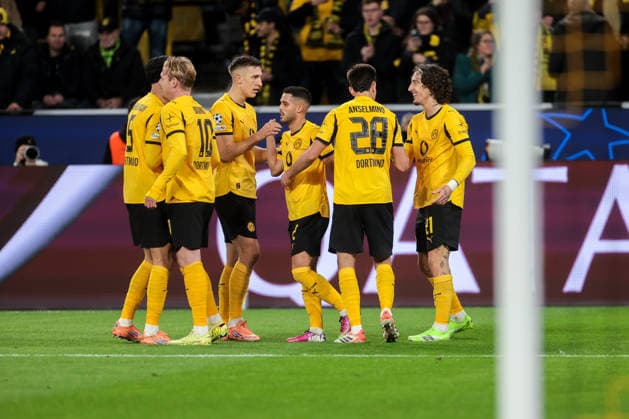 10.12.2025, Fussball, Saison 2025 2026, UEFA Champions League, Spieltag 6, Borussia Dortmund - FK Bodo Glimt, Die Spieler des BVB bejubeln das Tor zum 1:0 durch Julian Brandt (Borussia Dortmund), Dortmund Signal Iduna Park NRW Deutschland xRHR-FOTO DEx Copyright: DennisxEwert RHR-FOTOx RHR-FOTO DE