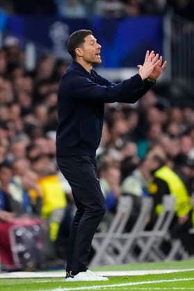 Real Madrid C.F. v Manchester City - UEFA Champions League 2025 26 League Phase MD6 Xabi Alonso head coach of Real Madrid gives instructions during the UEFA Champions League 2025 26 League Phase MD6 match between Real Madrid C.F. and Manchester City at Estadio Santiago Bernabeu on December 10, 2025 in Madrid, Spain. Madrid Spain  Copyright: xJosexBretonx originalFilename:bretonhernandez-realmadr251210_npvah.jpg