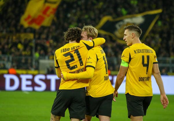 Fussball UEFA Champions League 2025 26, 6. Spieltag Ligaphase - Borussia Dortmund vs FK Bodo Glimt Bodo Glimt - Signal Iduna Park-Stadion (Dortmund): Torjubel Julian Brandt (Borussia Dortmund, 10) Fabio Silva Fabio Silva (Borussia Dortmund, 21) Nico Schlotterbeck (Borussia Dortmund, 4) Dortmund Copyright: xAymanxAlahmedx