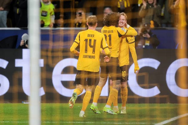 10.12.2025, Fussball, Saison 2025 2026, UEFA Champions League, Spieltag 6, Borussia Dortmund - FK Bodo Glimt, Die Spieler des BVB bejubeln das Tor zum 1:0 durch Julian Brandt (Borussia Dortmund), Dortmund Signal Iduna Park NRW Deutschland xRHR-FOTO DEx Copyright: DennisxEwert RHR-FOTOx RHR-FOTO DE