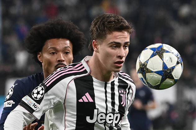 Juventus v Pafos FC - UEFA Champions League TURIN, ITALY, DECEMBER 10: Juventus Kenan Yildiz fight for the ball with Pafos s FC Bruno Felipe (L) during the League phase UEFA Champions League football match between Juventus and Pafos FC at the Juventus Stadium in Turin, Italy, on December 10, 2025. Isabella Bonotto Anadolu Turin Italy. Editorial use only. Please get in touch for any other usage.  Copyright: x2025xAnadoluxIsabellaxBonottox