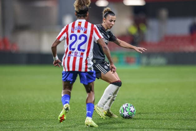 ESP, Madrid, Atletico Madrid vs FC Bayern München, Women s Champions League, Fussball, UEFA, Spielzeit 2025 2026, Centro Deportivo Wanda Alcala de Henares, 5. Spieltag im Bild v.l.: Luany (Atlà tico Madrid 22), Arianna Caruso (Bayern München 27) DFB DFL REGULATIONS PROHIBIT ANY USE OF PHOTOGRAPHS AS IMAGE SEQUENCES AND OR QUASI-VIDEO, 10.12.2025 Copyright: HMBxMedia HendrikxHamelau